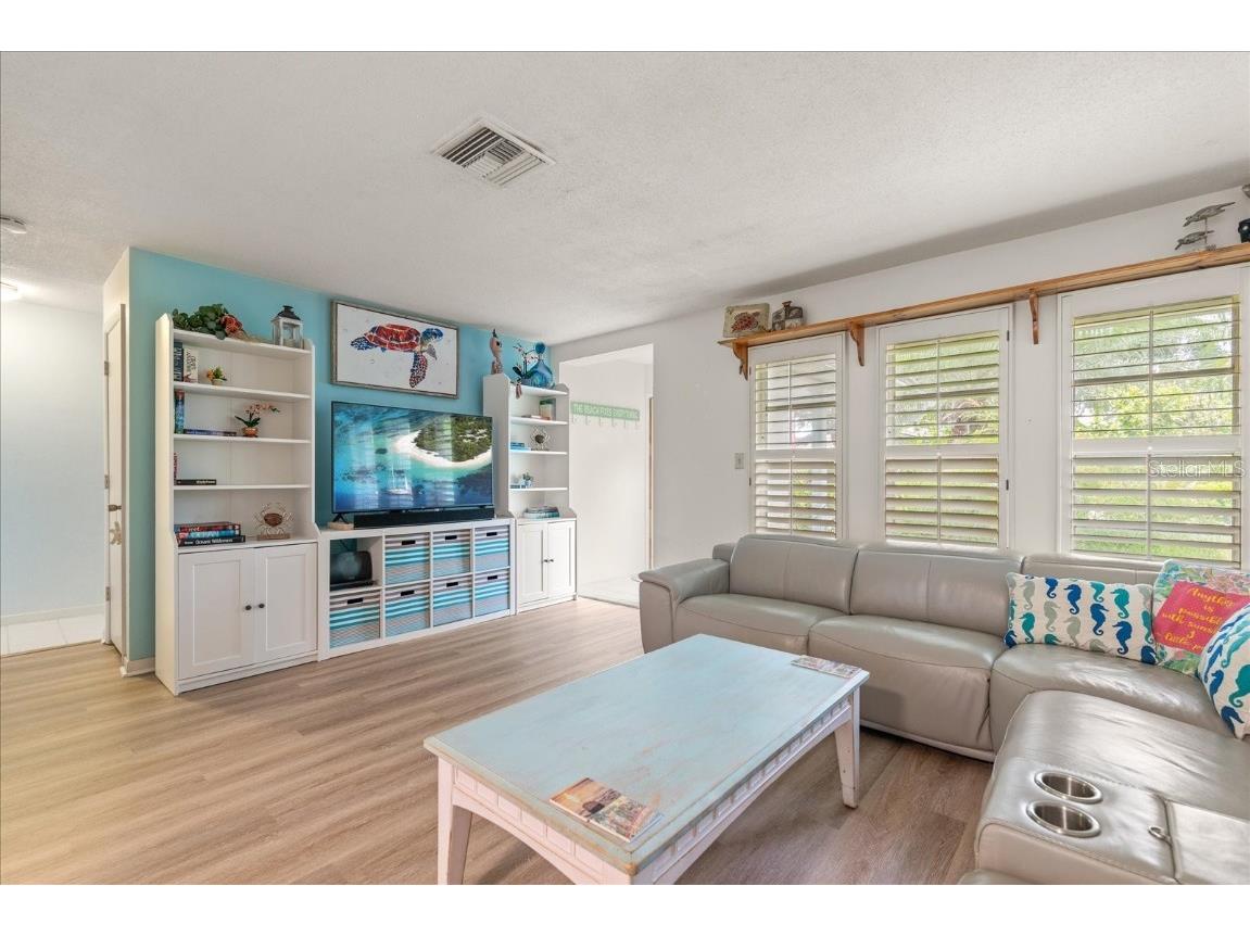 13896 83rd Place Seminole FL 33776 TB8423390 image2