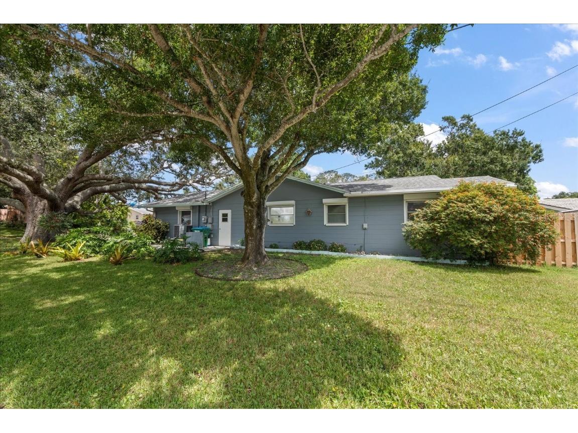 13896 83rd Place Seminole FL 33776 TB8423390 image35