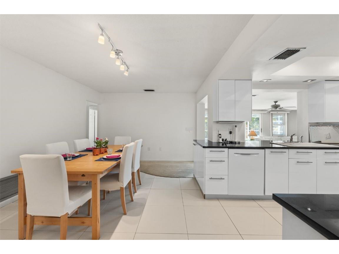 139 Adair Avenue Sarasota FL 34243 A4654370 image3