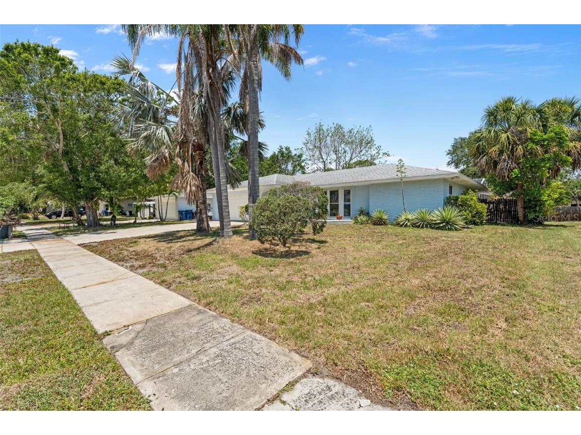 139 Adair Avenue Sarasota FL 34243 A4654370 image48