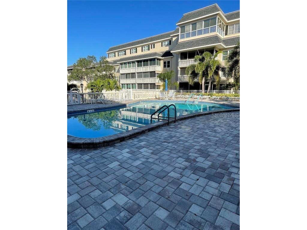 139 Bluff View Drive #106 Belleair Bluffs FL 33770 U8219191 image1