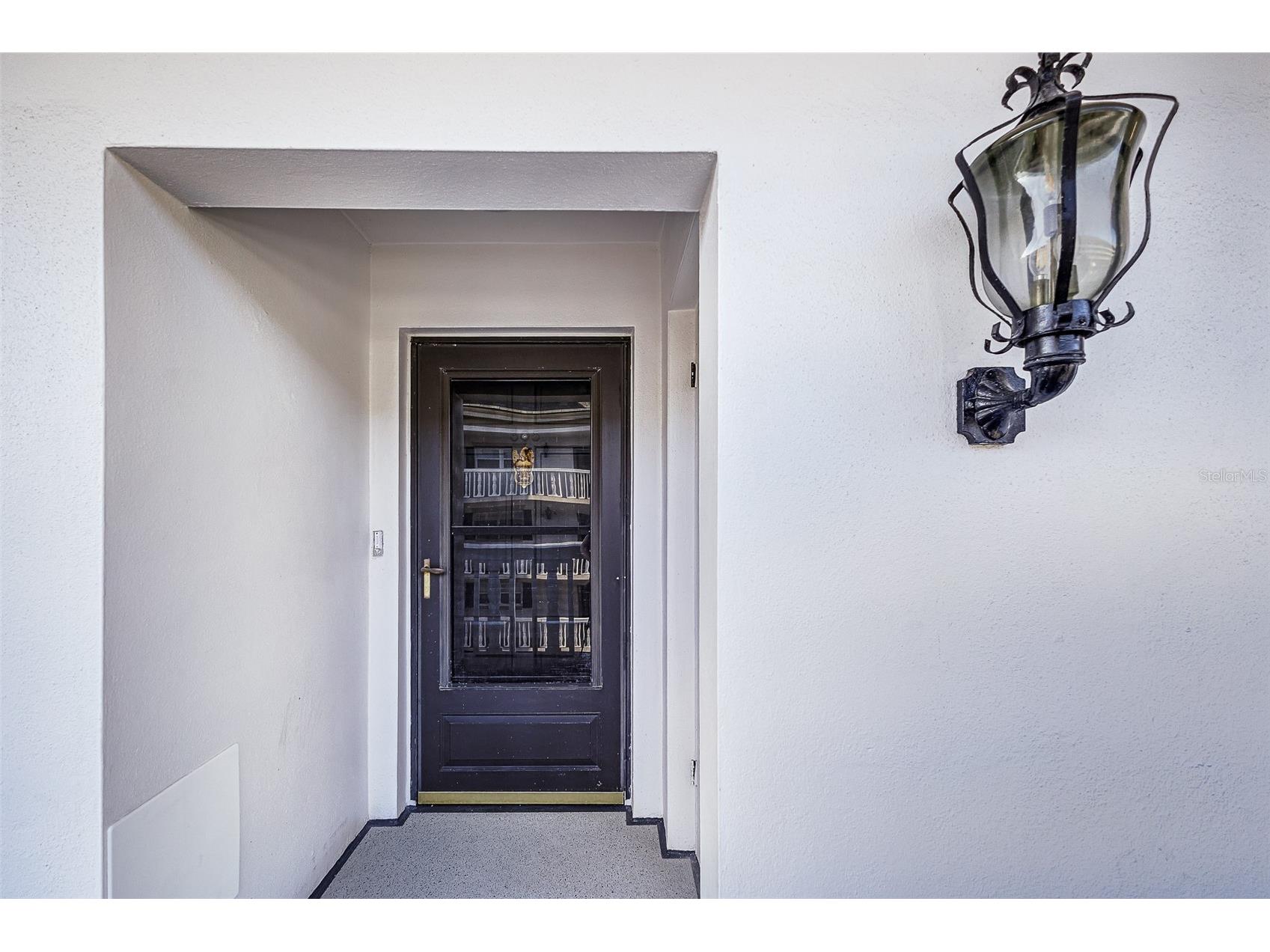 139 Bluff View Drive #305 Belleair Bluffs FL 33770 TB8506449 image1