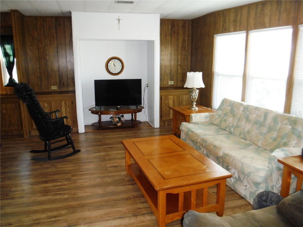 139 Forest Lane #12 Safety Harbor FL 34695 TB8432229 image2