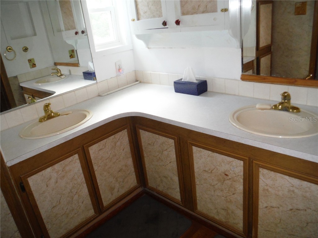 139 Forest Lane #12 Safety Harbor FL 34695 TB8432229 image21