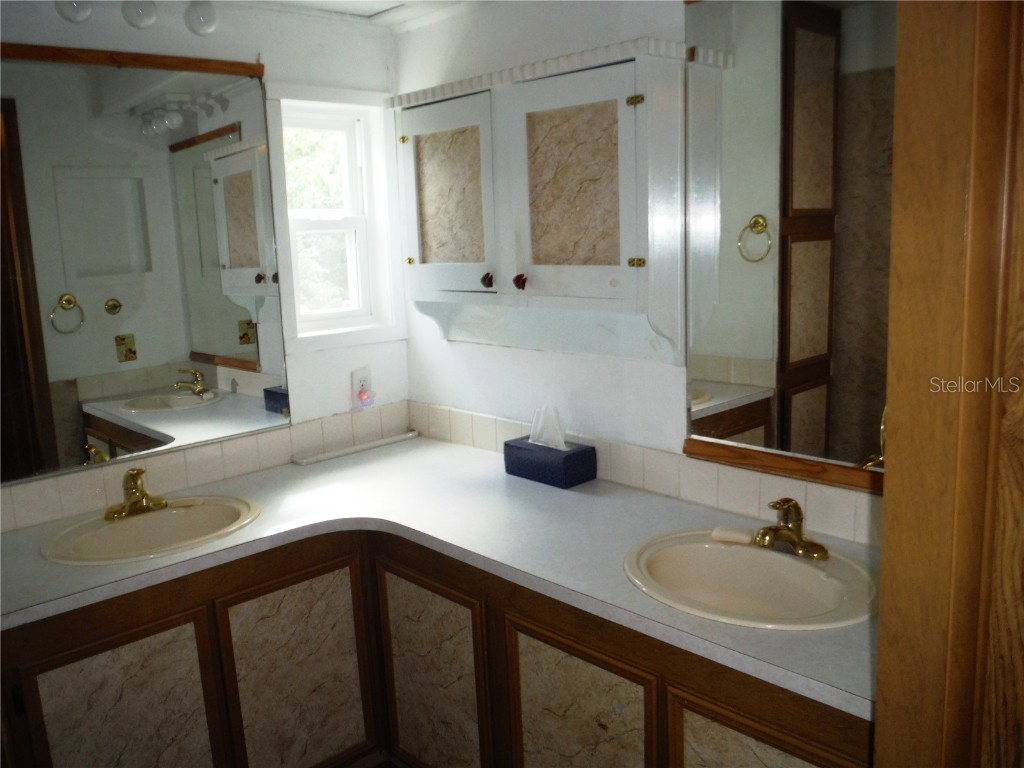 139 Forest Lane #12 Safety Harbor FL 34695 TB8432229 image22