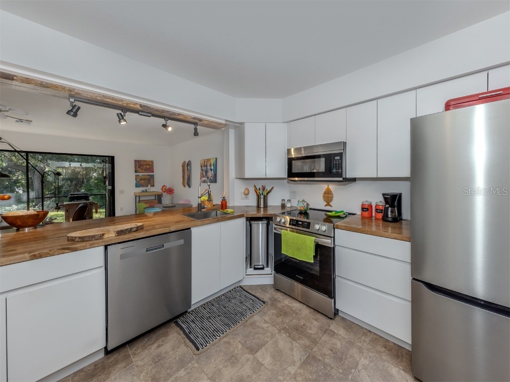 139 Woodland Place #139 Osprey FL 34229 N6141829 image17