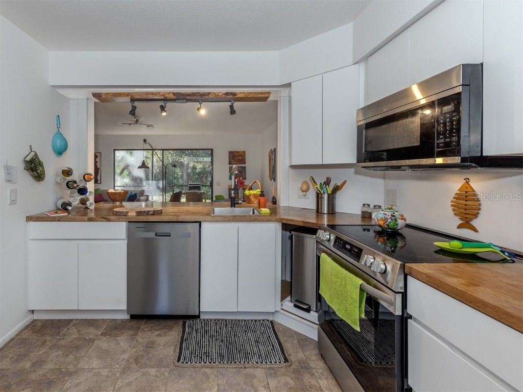 139 Woodland Place #139 Osprey FL 34229 N6141829 image18