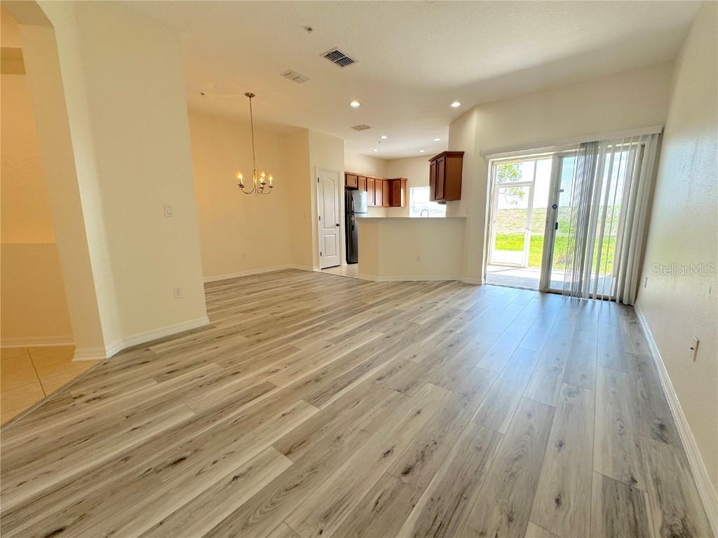 1390 Grantham Drive Sarasota FL 34234 A4670001 image3