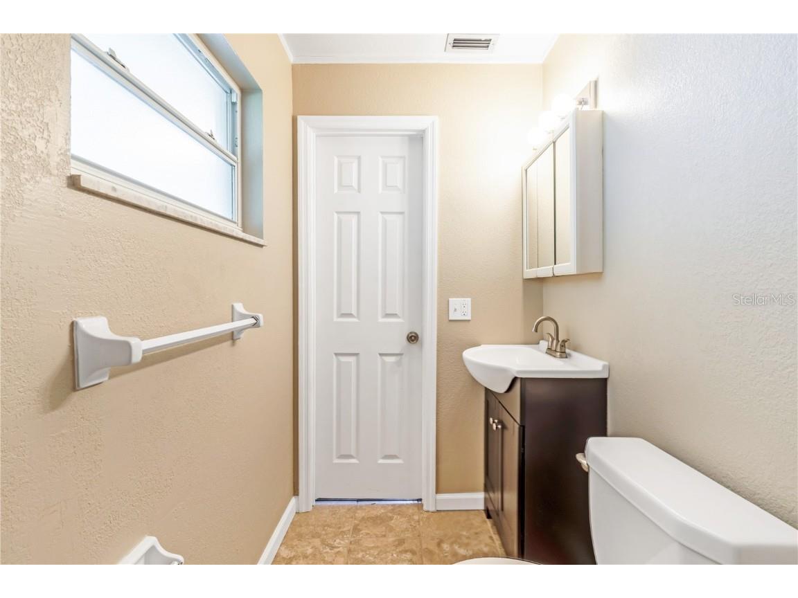 1390 Powers Avenue Daytona Beach FL 32117 V4945135 image23