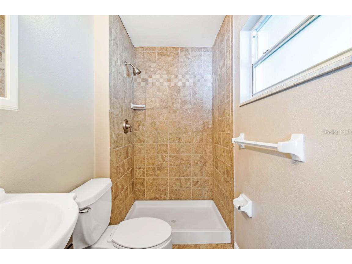 1390 Powers Avenue Daytona Beach FL 32117 V4945135 image24