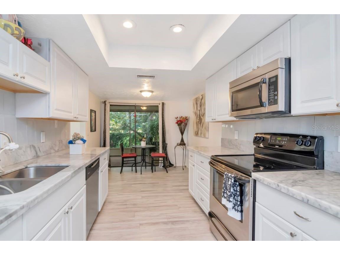 13902 Bardmoor Place #B Tampa FL 33618 TB8449471 image9