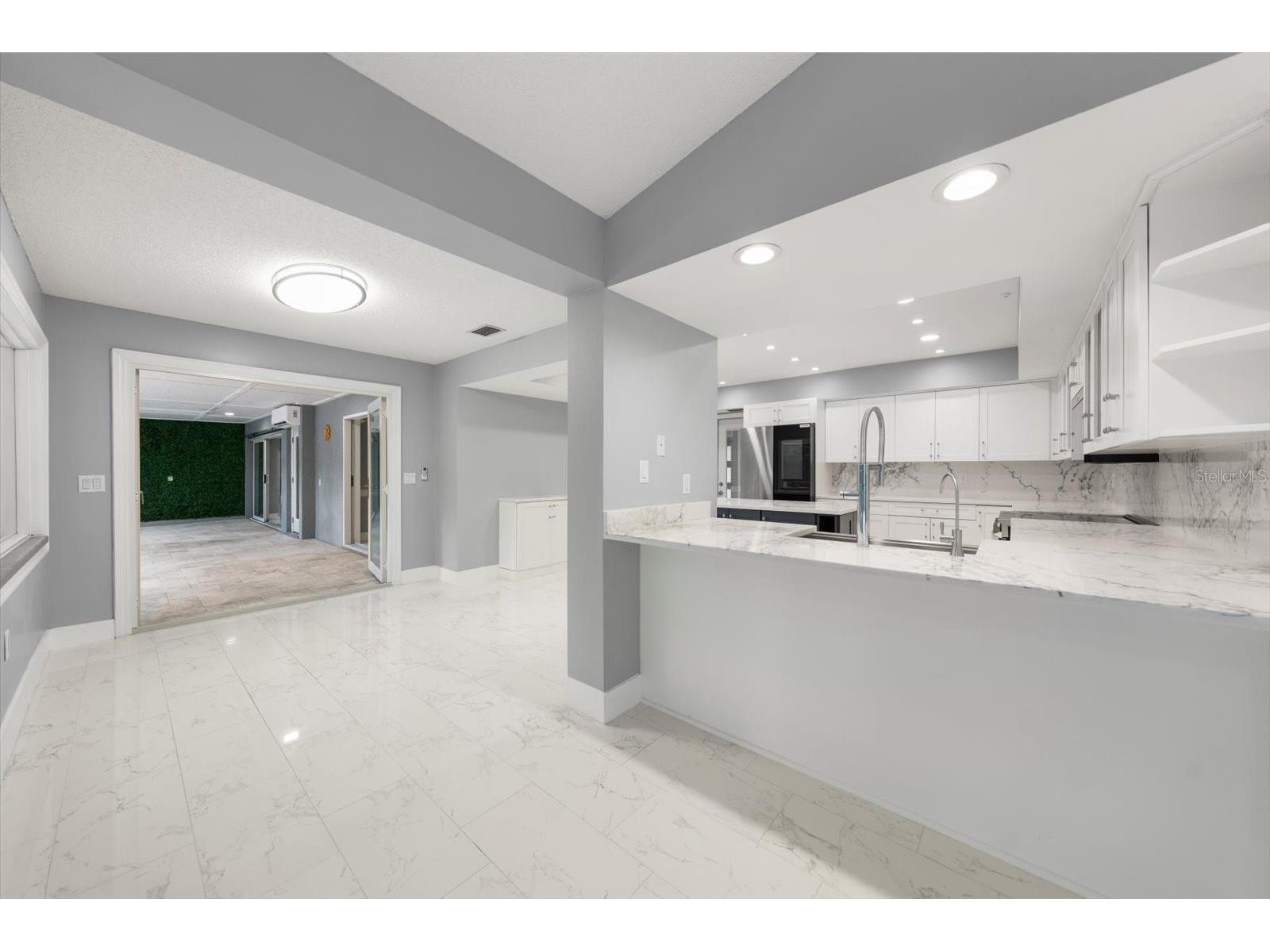 13903 Oberlin Manor Way Tampa FL 33613 TB8509726 image11