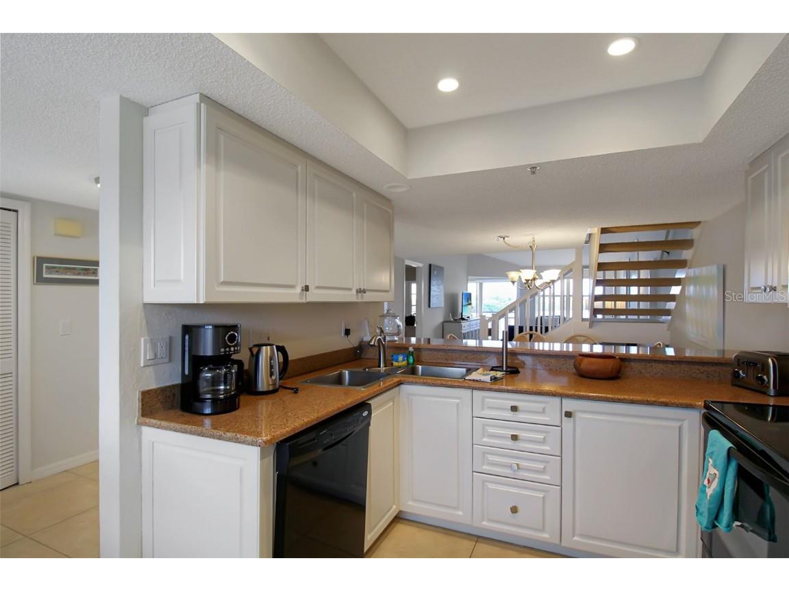 1391 Siesta Bayside Drive #1391-B Sarasota FL 34242 A4596168 image10