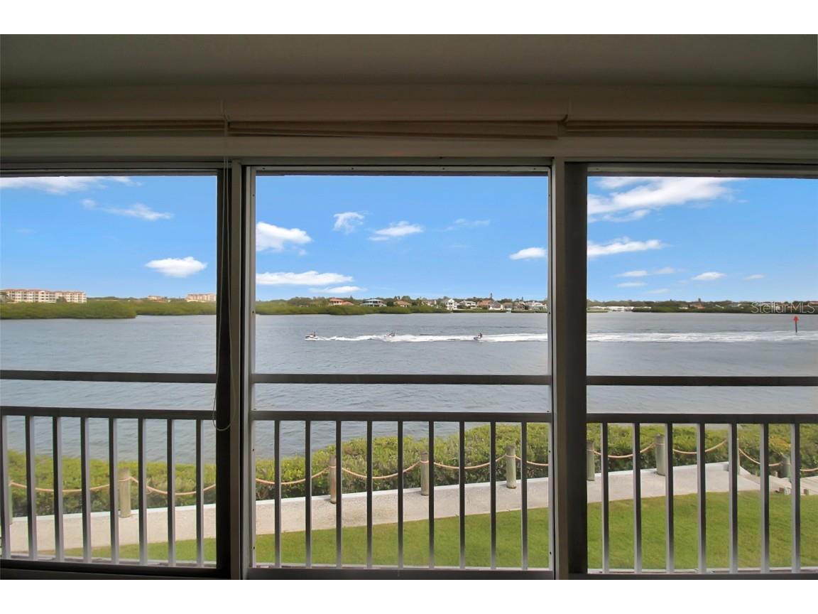 1391 Siesta Bayside Drive #1391-B Sarasota FL 34242 A4596168 image19