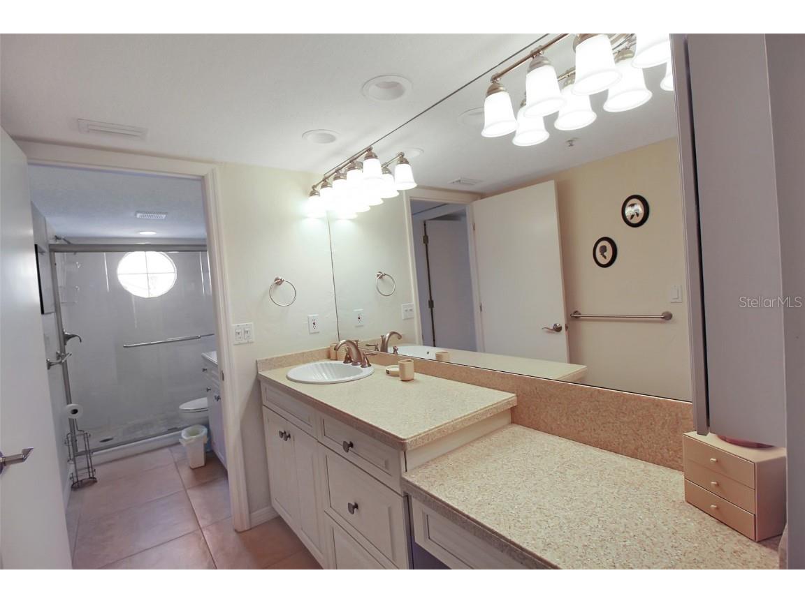 1391 Siesta Bayside Drive #1391-B Sarasota FL 34242 A4596168 image27