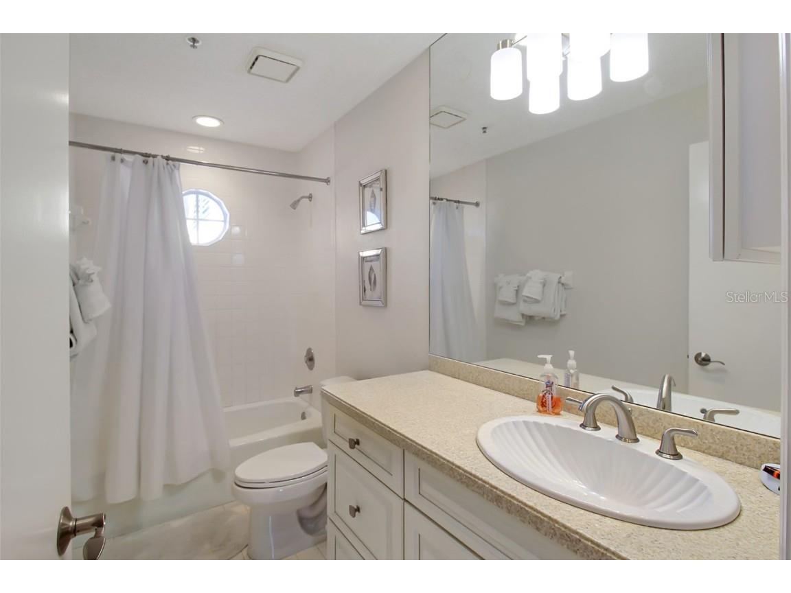 1391 Siesta Bayside Drive #1391-B Sarasota FL 34242 A4596168 image38