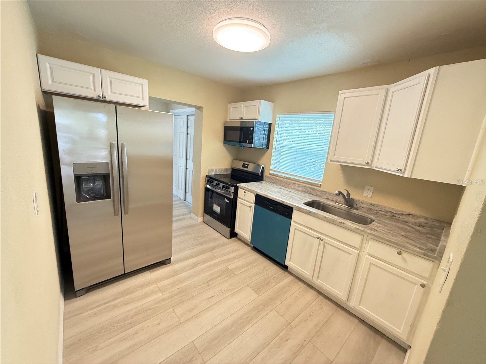 13917 3rd Street Dade City FL 33525 TB8516146 image2