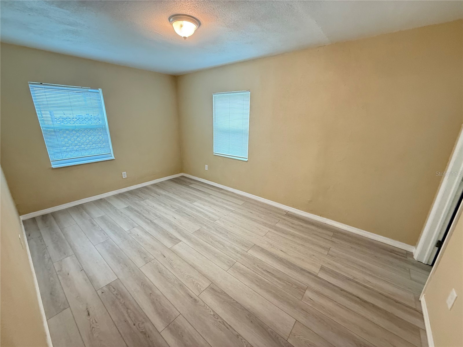 13917 3rd Street Dade City FL 33525 TB8516146 image7