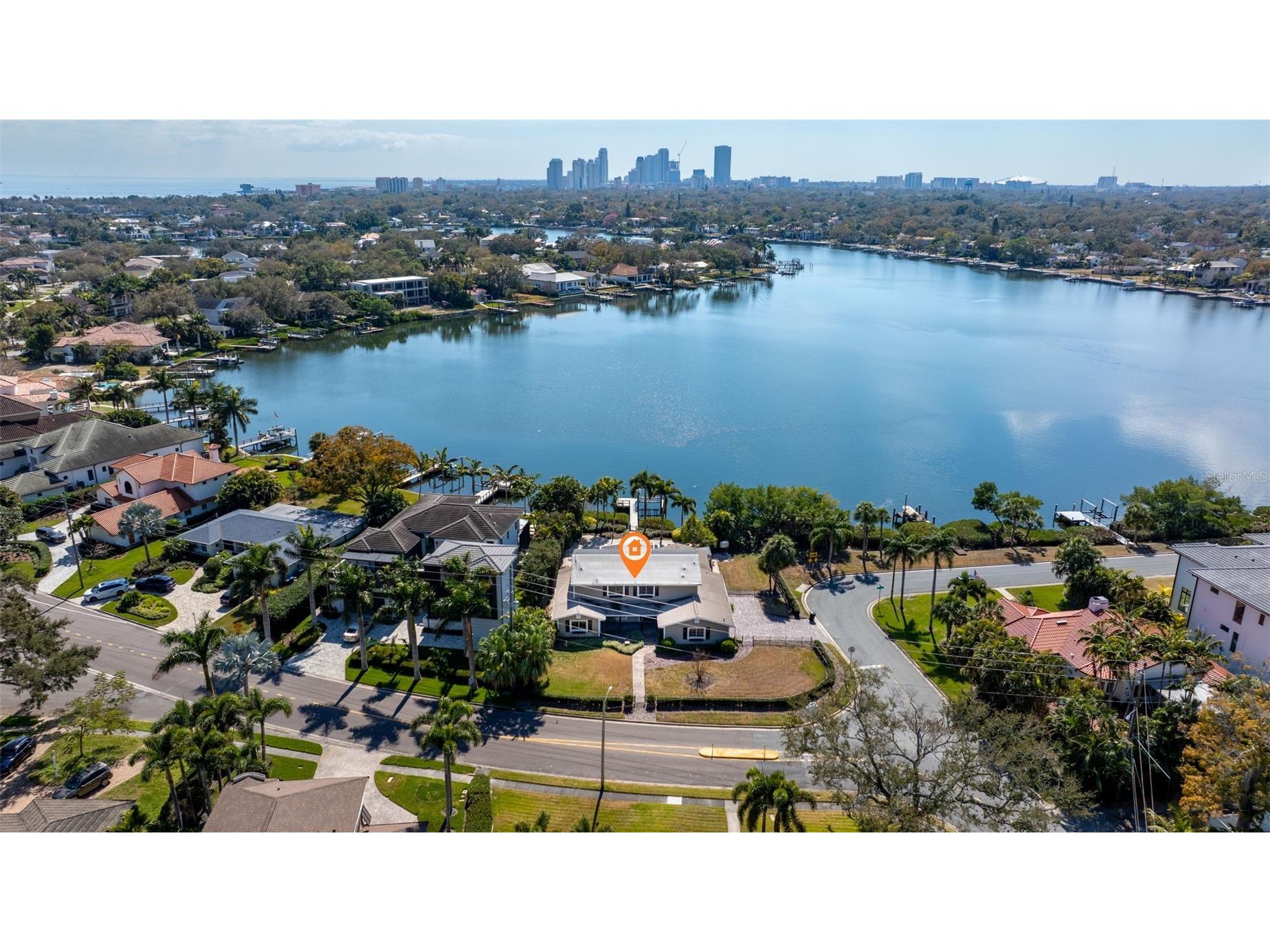 1392 Monterey Boulevard NE Saint Petersburg FL 33704 TB8471952 image1