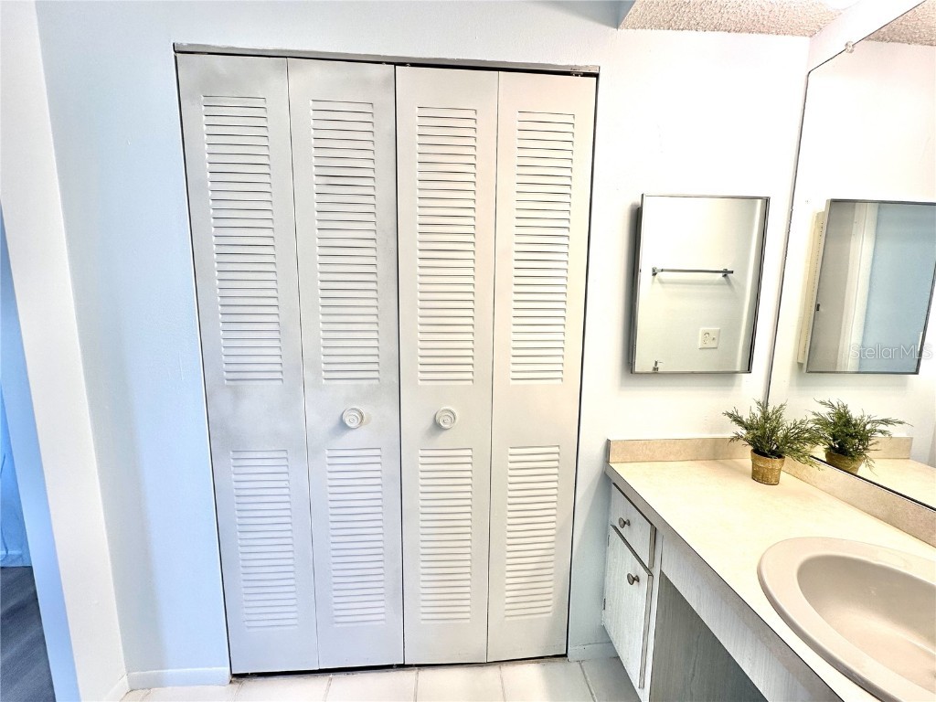 13926 Mission Oaks Boulevard Seminole FL 33776 TB8394068 image17