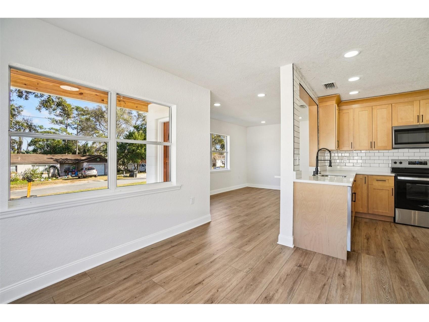 13929 2nd Street Dade City FL 33525 L4958998 image12