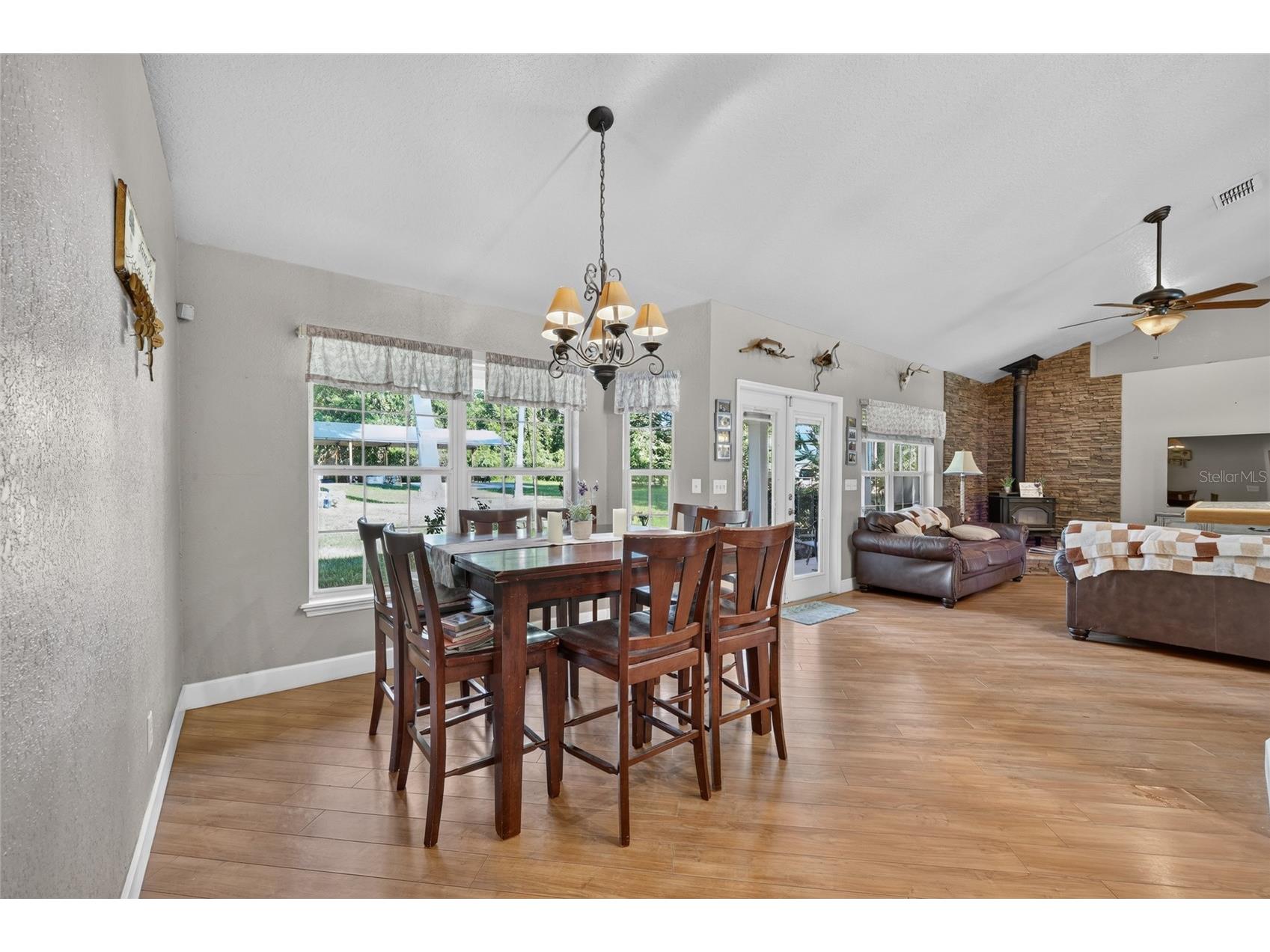 13930 NE 41st Terrace Anthony FL 32617 OM727859 image17