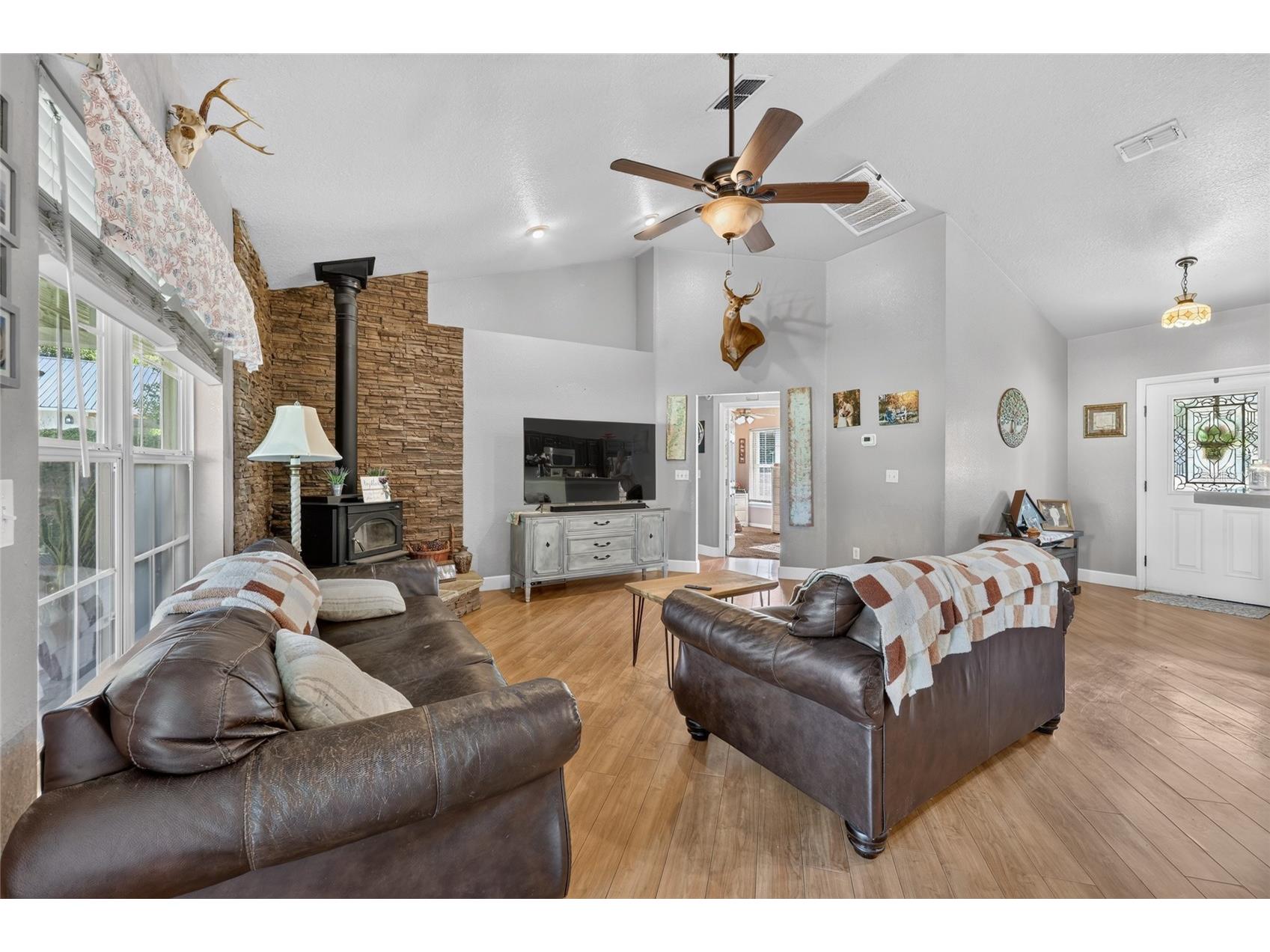 13930 NE 41st Terrace Anthony FL 32617 OM727859 image6