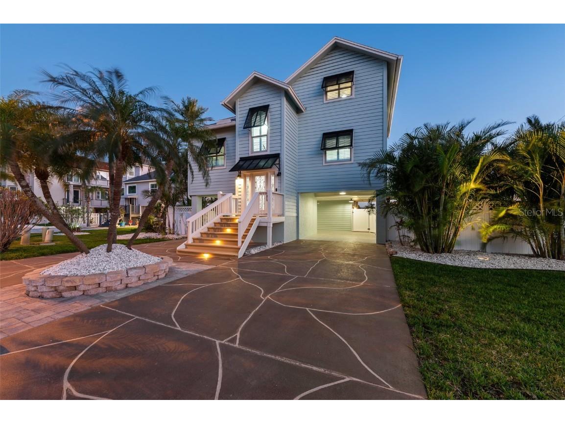 13936 Harbor View Drive Seminole FL 33776 - BOCA CIEGA BAY TB8366985 image1