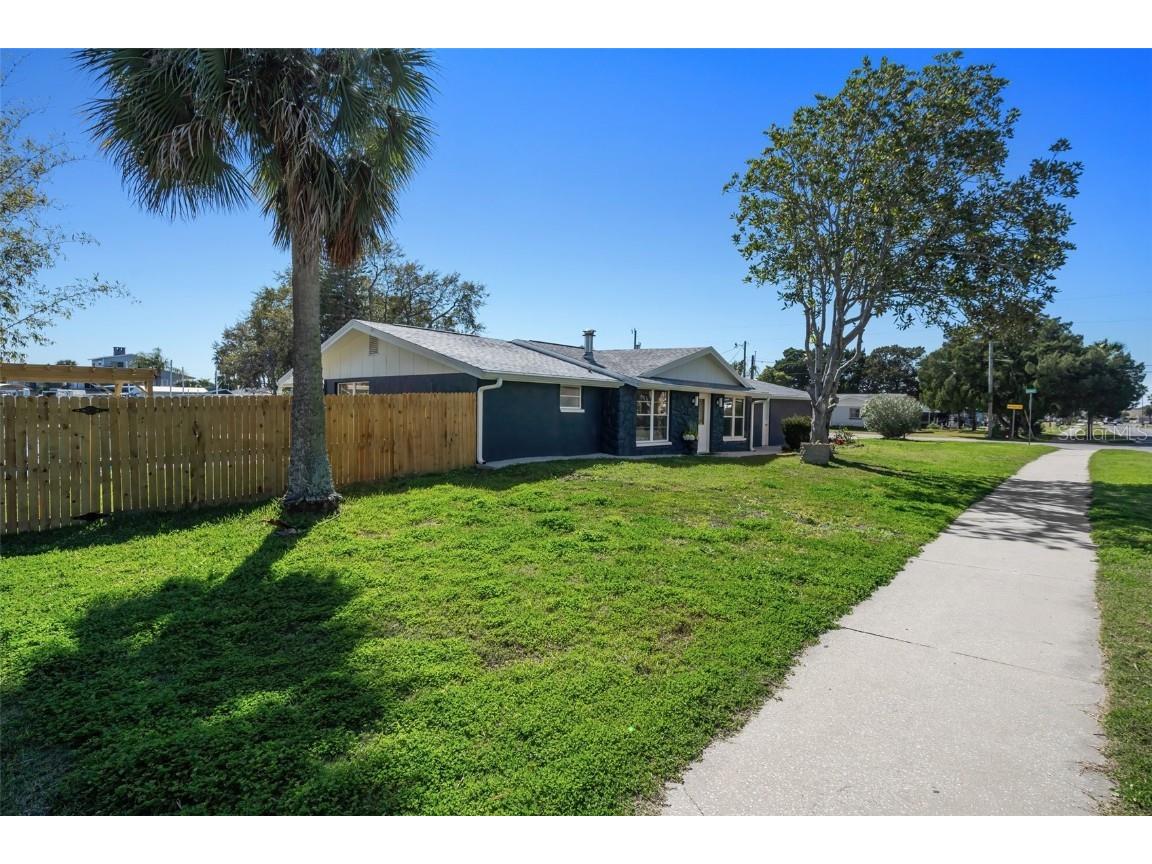 13936 Helen Avenue Hudson FL 34667 U8232716 image1