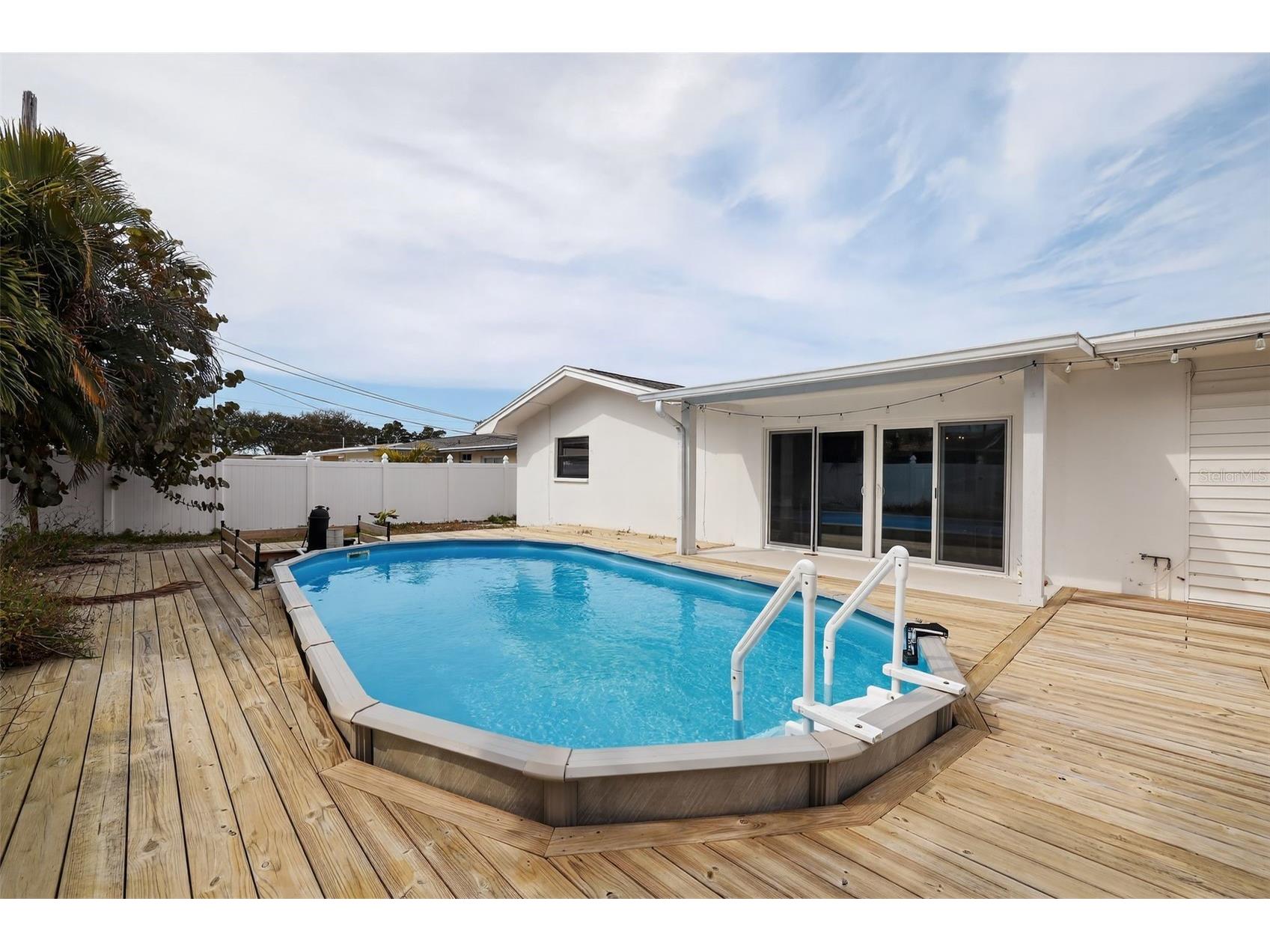 13940 Antigua Drive Seminole FL 33776 TB8487590 image4