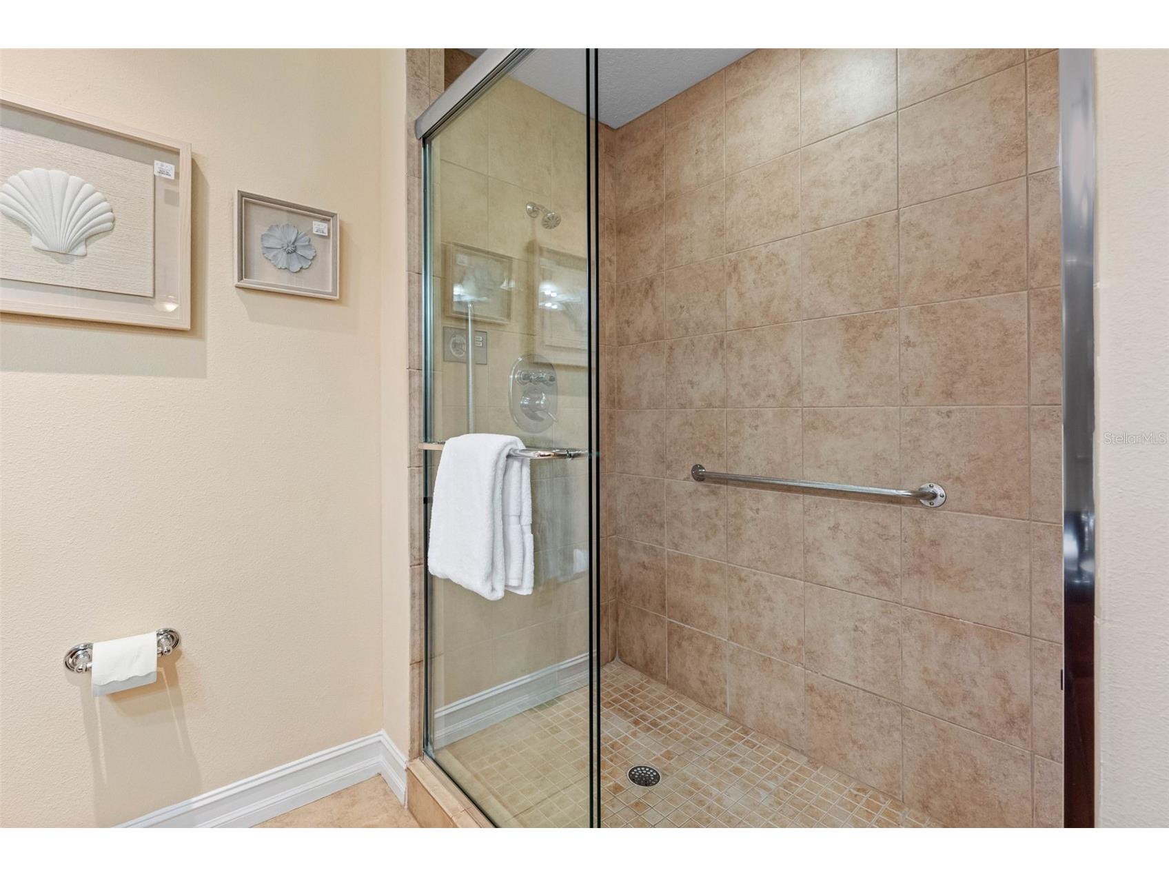 13941 Clubhouse Dr Drive #204 Tampa FL 33618 TB8527667 image36