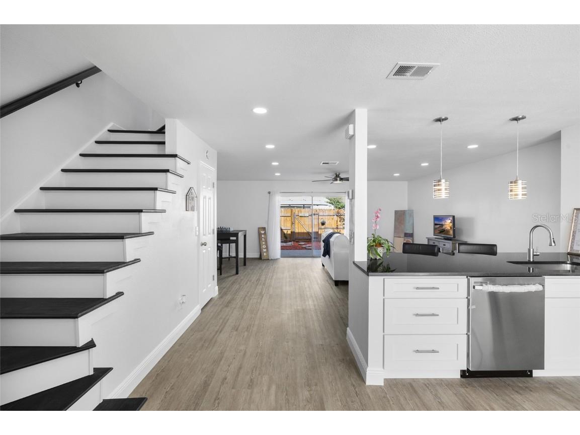 13952 Fletchers Mill Drive Tampa FL 33613 TB8451713 image3