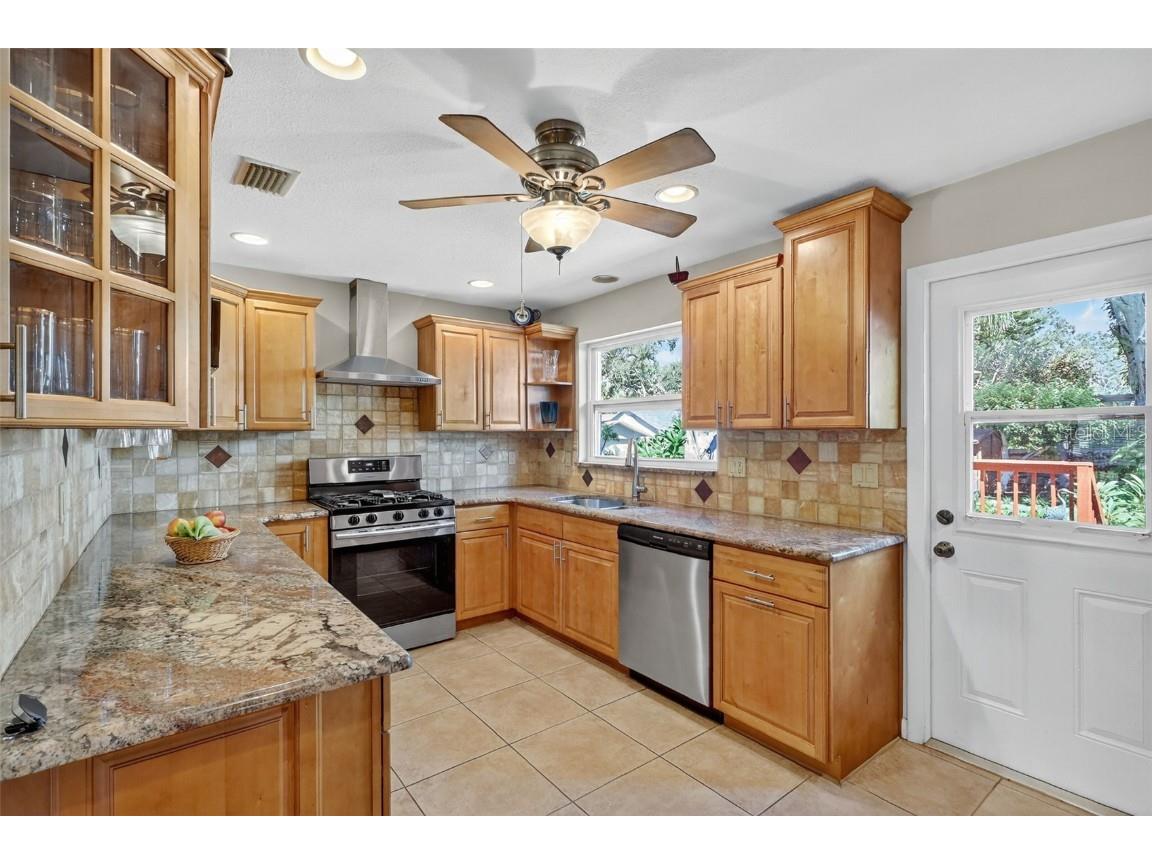 13961 Oak Forest Boulevard S Seminole FL 33776 TB8432032 image14