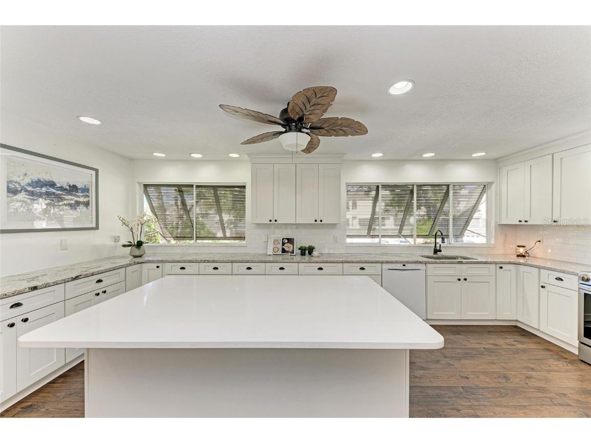 13963 Lake Point Drive Clearwater FL 33762 A4669471 image10