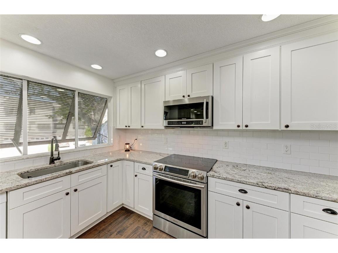 13963 Lake Point Drive Clearwater FL 33762 A4669471 image11