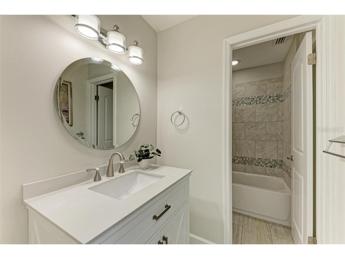 13963 Lake Point Drive Clearwater FL 33762 A4669471 image19