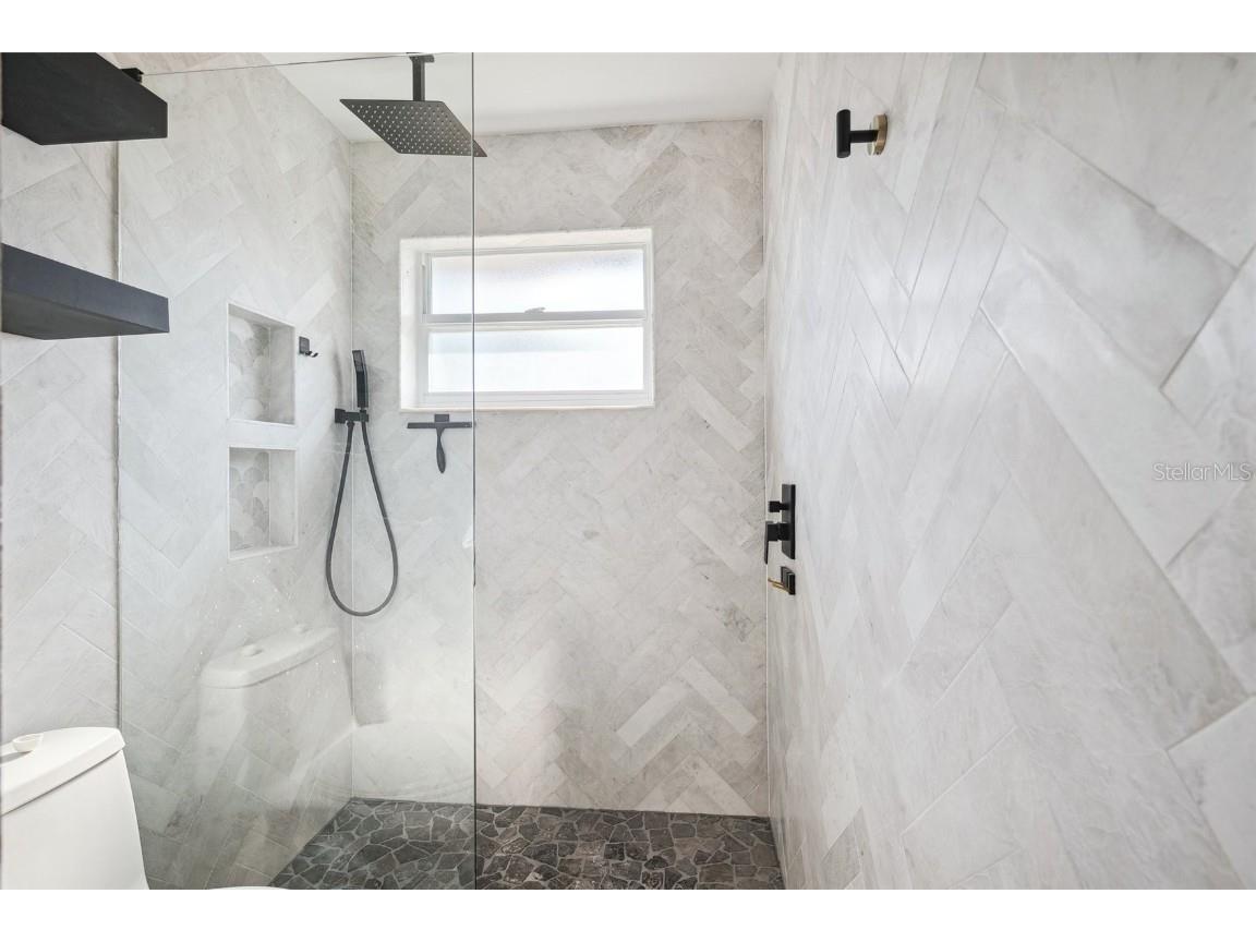 1399 49th Avenue NE Saint Petersburg FL 33703 TB8391466 image17