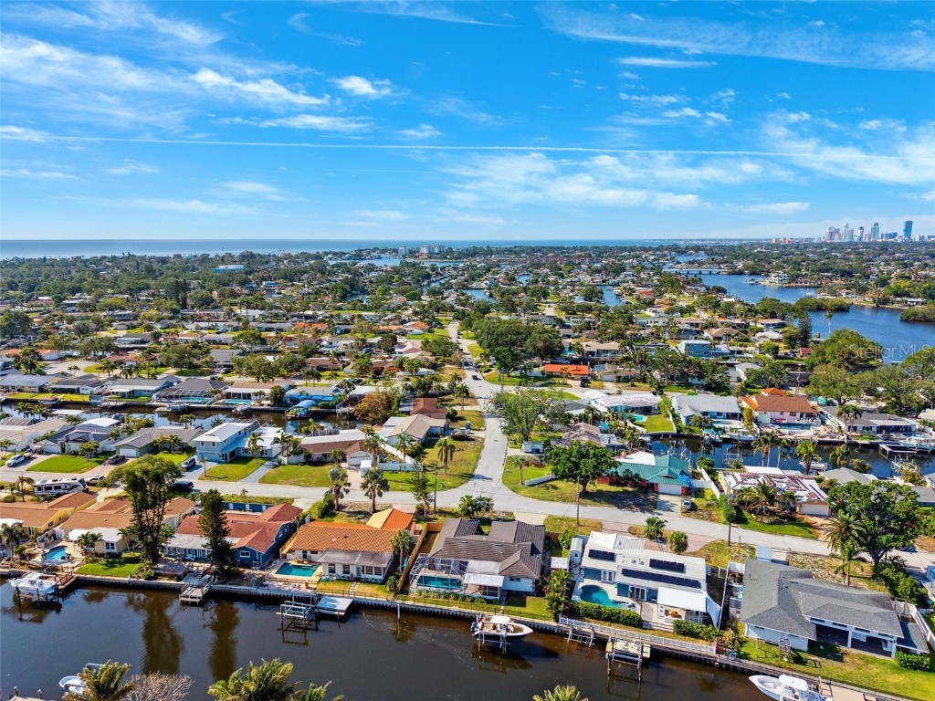 1399 49th Avenue NE Saint Petersburg FL 33703 TB8391466 image24