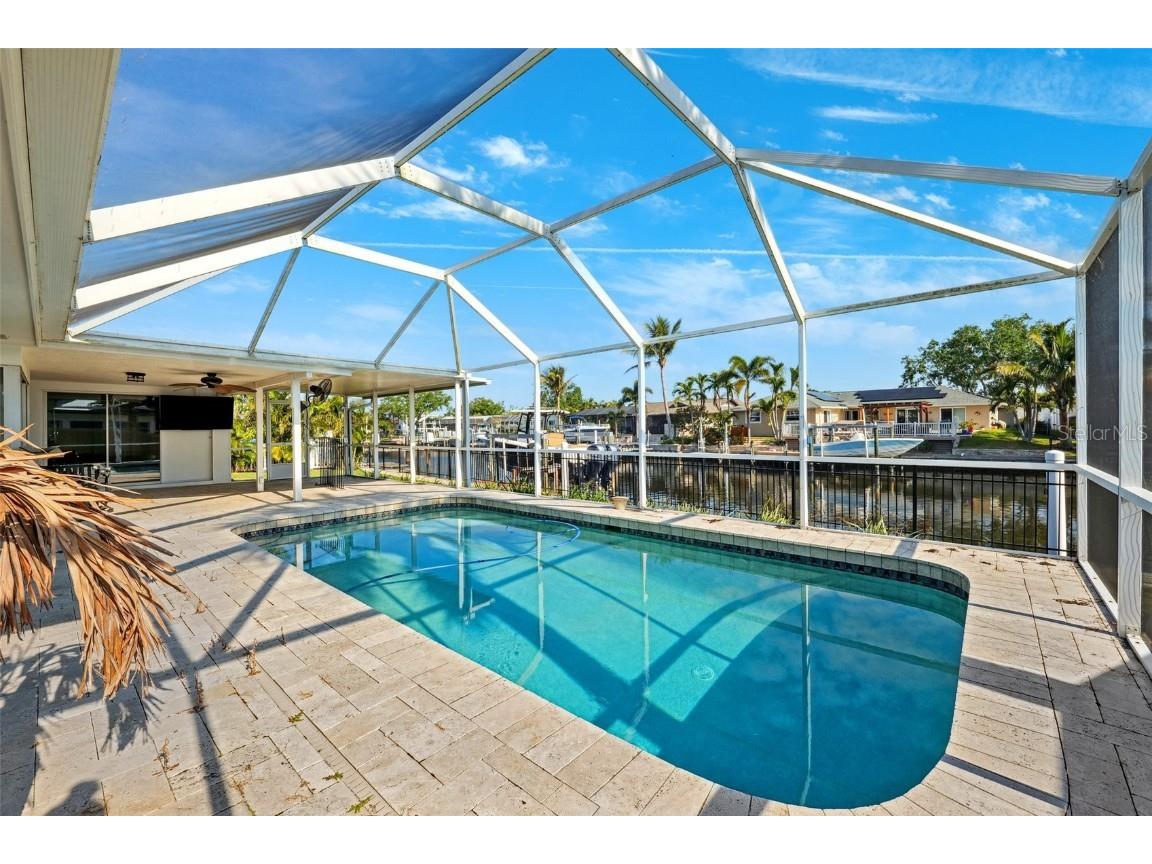 1399 49th Avenue NE Saint Petersburg FL 33703 TB8391466 image5