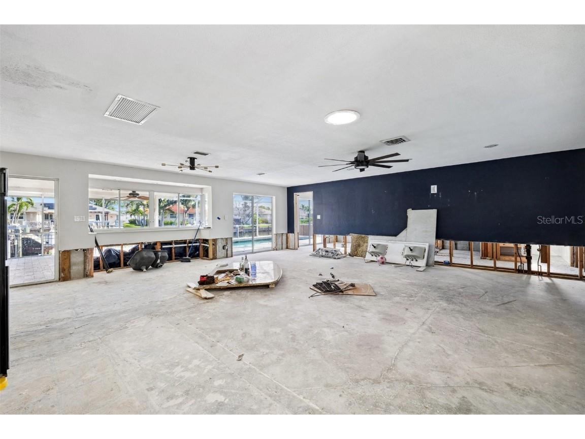 1399 49th Avenue NE Saint Petersburg FL 33703 TB8391466 image9