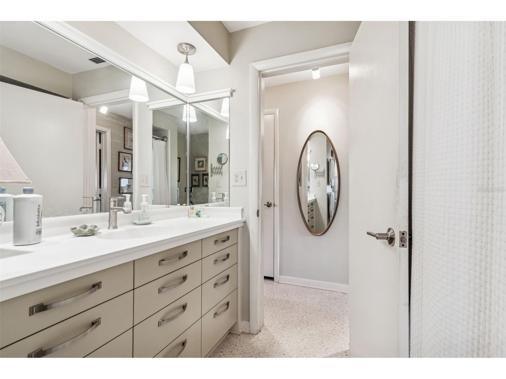 1399 Embassy Drive Clearwater FL 33764 TB8459798 image32