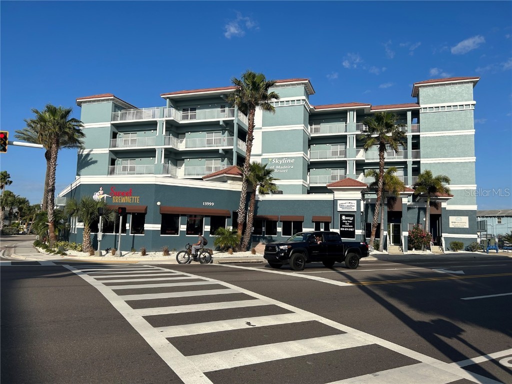 13999 Gulf Boulevard #303 Madeira Beach FL 33708 - INTERCOASTAL WATERWAY U8244236 image1