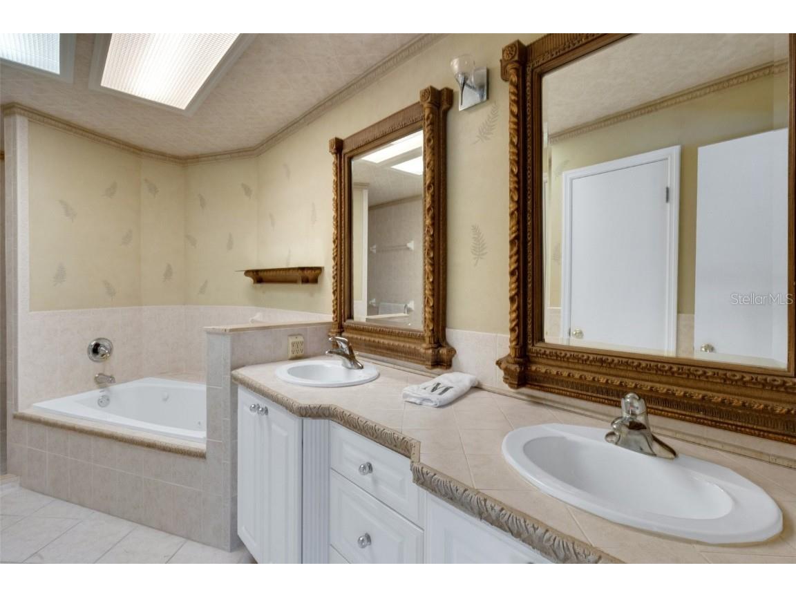 14 Casarena Court Winter Haven FL 33881 - LAKE CANNON L4951457 image10