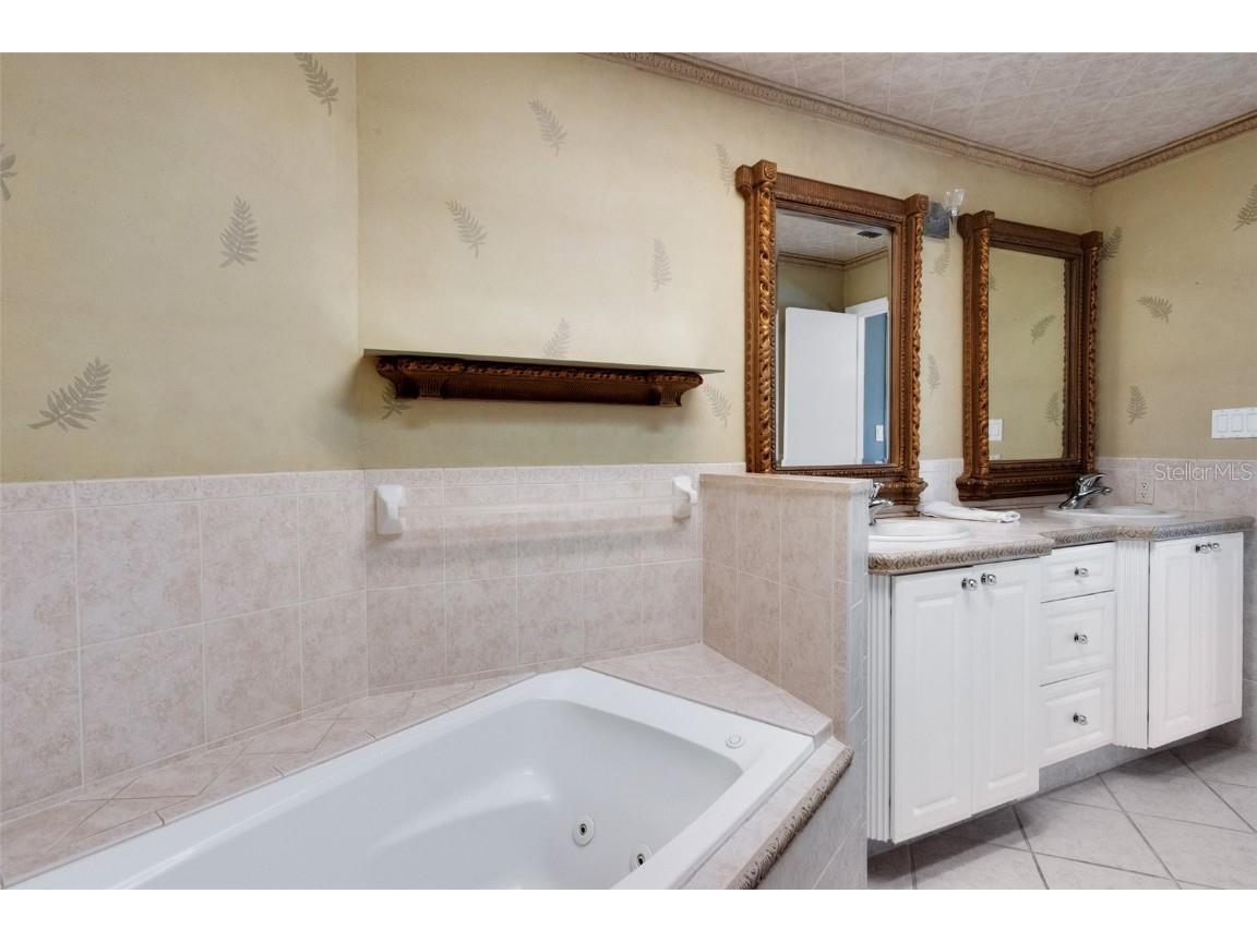 14 Casarena Court Winter Haven FL 33881 - LAKE CANNON L4951457 image12