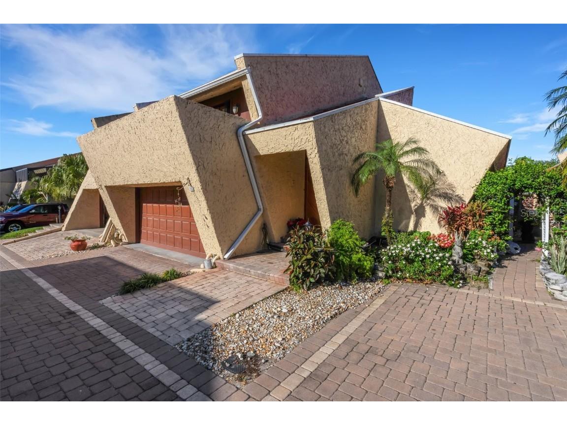 14 Casarena Court Winter Haven FL 33881 - LAKE CANNON L4951457 image2