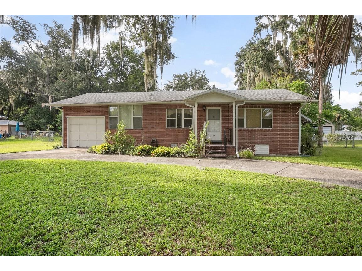 14 Volusia Drive Debary FL 32713 V4943929 image1