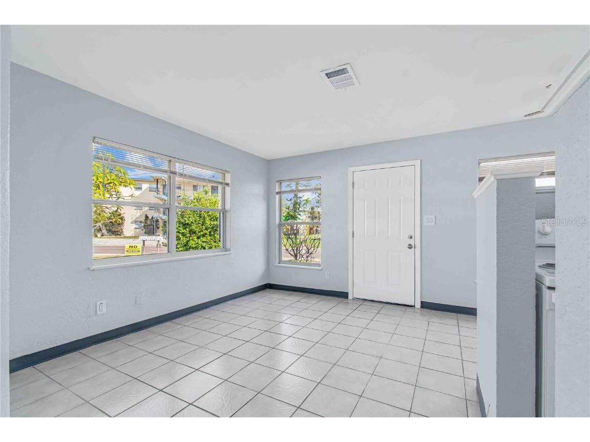 140 112th Avenue N #2 Saint Petersburg FL 33716 TB8453361 image4