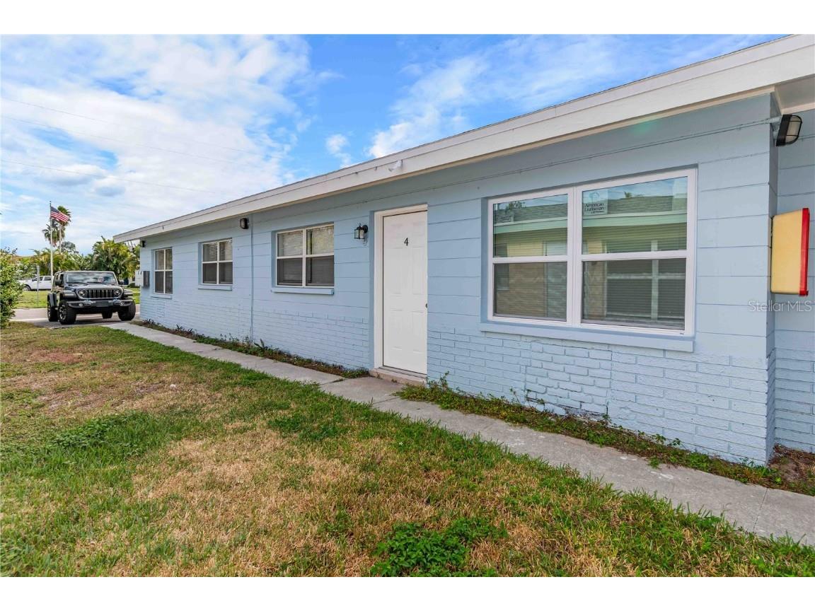 140 112th Avenue N #4 Saint Petersburg FL 33716 TB8453376 image1