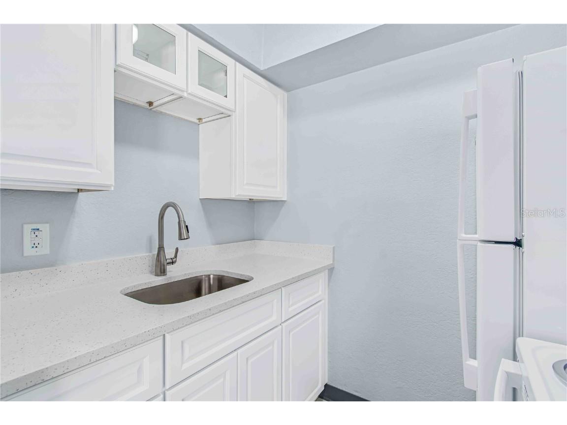 140 112th Avenue N #4 Saint Petersburg FL 33716 TB8453376 image6