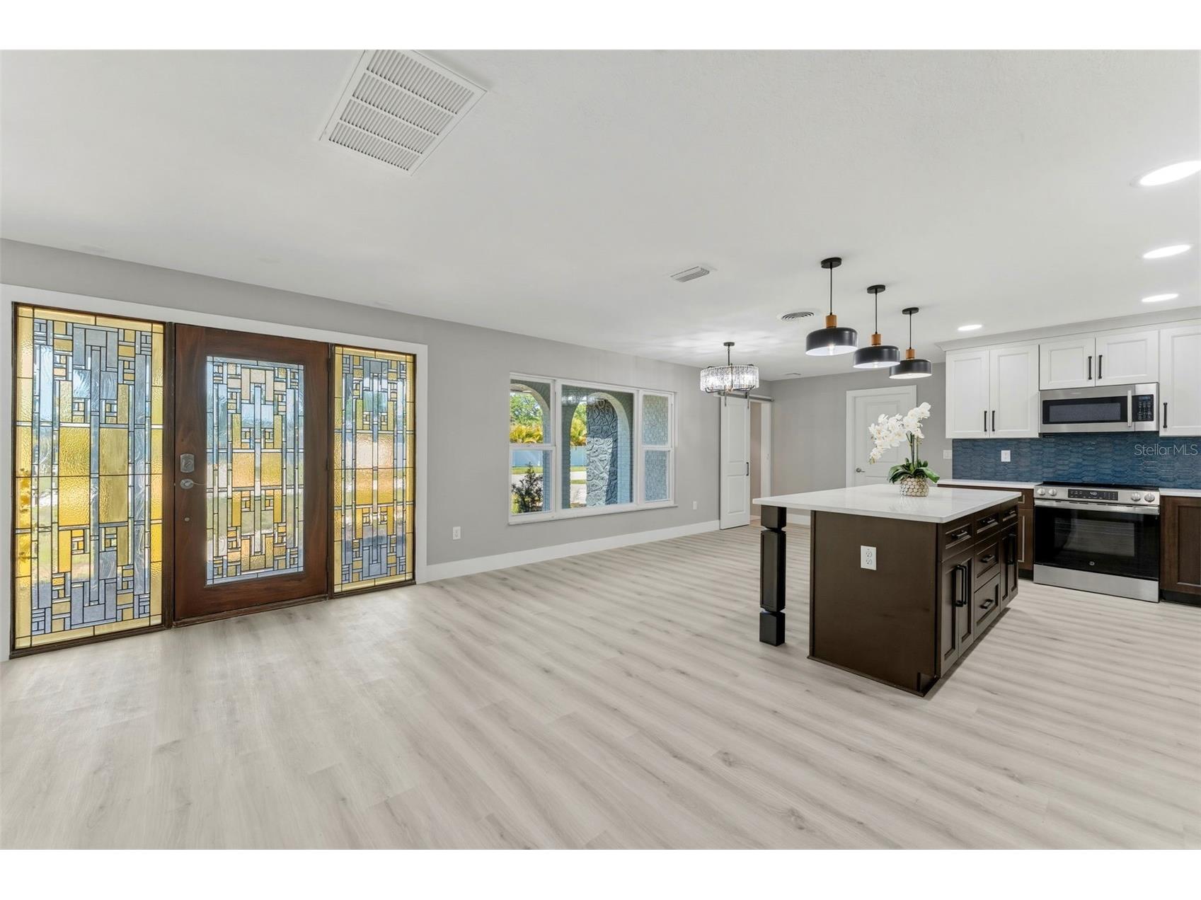 140 88th Avenue NE Saint Petersburg FL 33702 TB8506430 image11